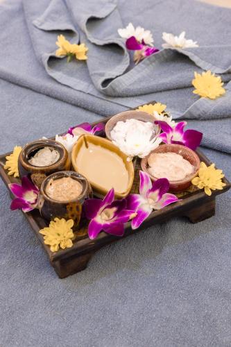 avana bangkok hotel and convention centre