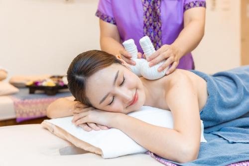 avana bangkok hotel and convention centre