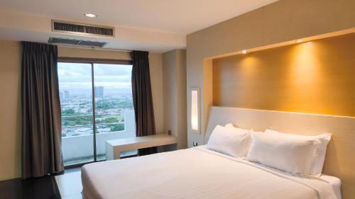 avana bangkok hotel and convention centre
