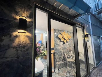 Ali House Patong,,3 star