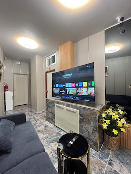 Ali House Patong,,3 star