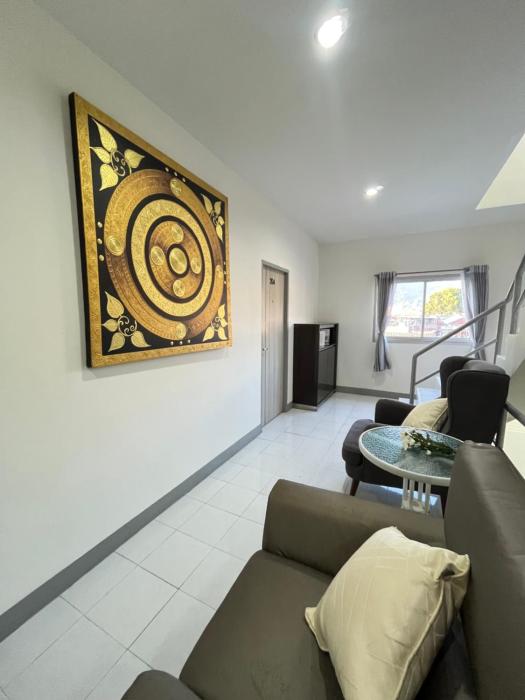 ali house patong