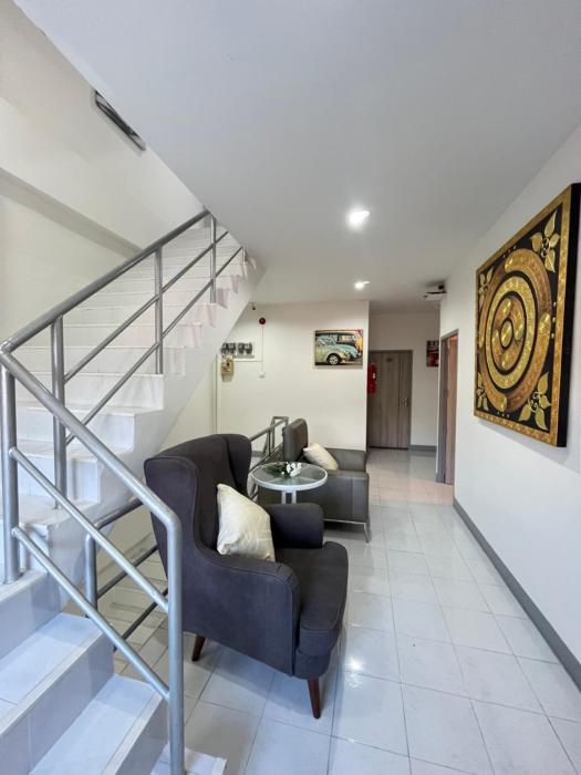 ali house patong