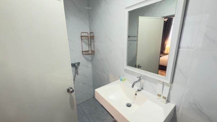 ali house patong