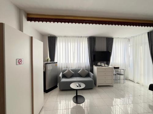 ali house patong