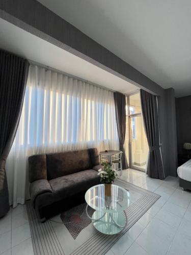 ali house patong