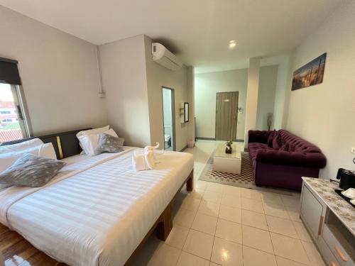 ali house patong