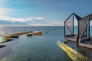 edge central pattaya by prop hopper