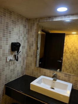 Hotel Saiprakash,,3 star