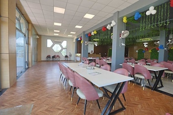 Hotel Om Vilas,,3 star