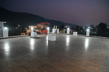 Hotel Arti Cottage,,3 star