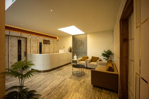 pride heritage hotel