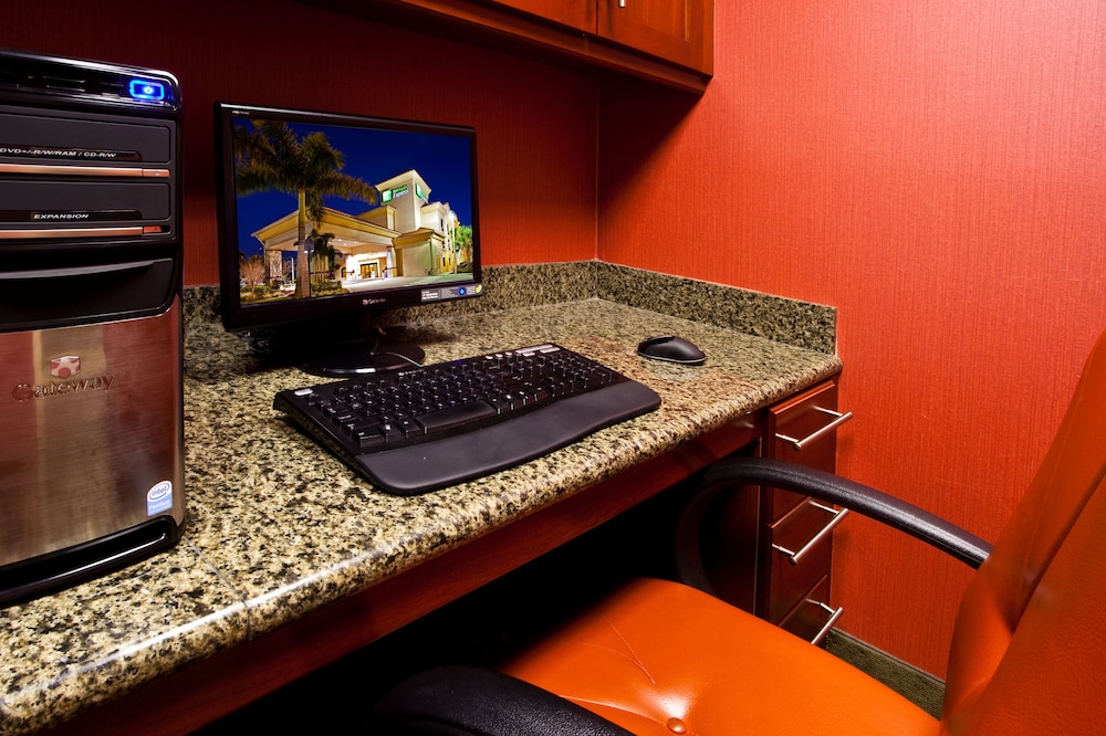 holiday inn express stuart by ihg