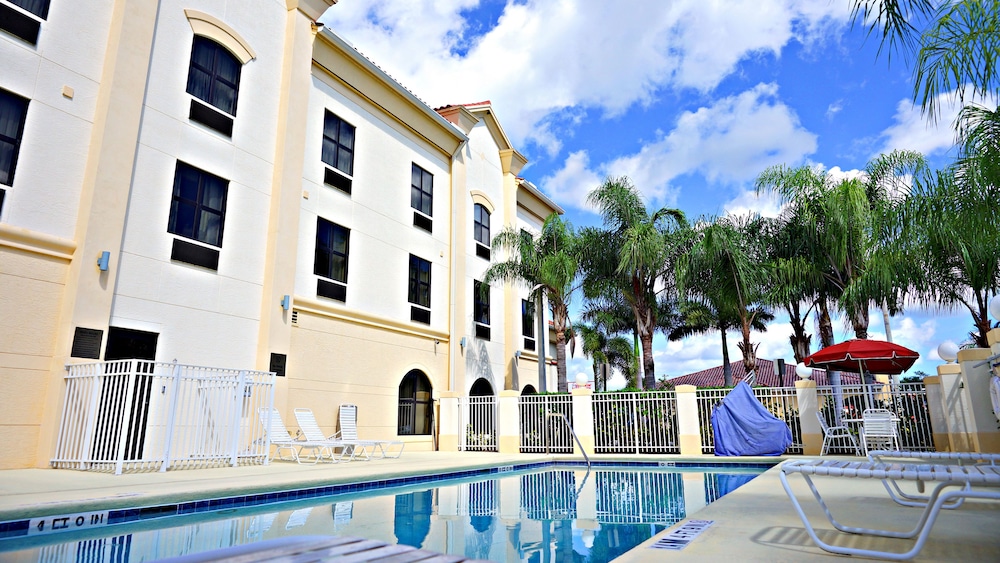 holiday inn express stuart by ihg