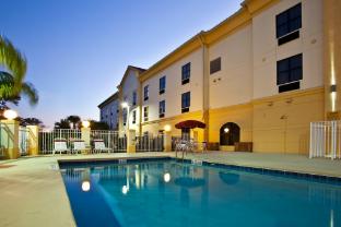 holiday inn express stuart by ihg