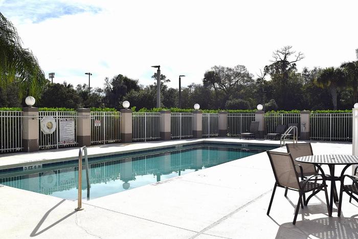 holiday inn express stuart by ihg