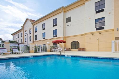 holiday inn express stuart by ihg