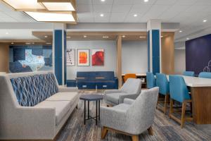 holiday inn express and suites dfw airport southwest euless