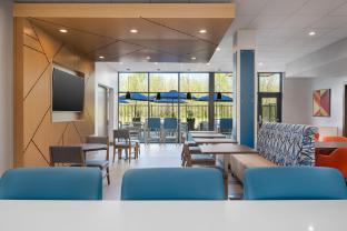 holiday inn express and suites dfw airport southwest euless