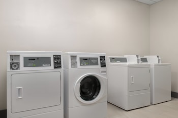 holiday inn express and suites dfw airport southwest euless