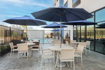 holiday inn express and suites dfw airport southwest euless