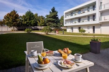 quality suites orleans sud zenith