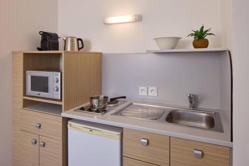 quality suites orleans sud zenith
