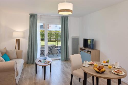 quality suites orleans sud zenith