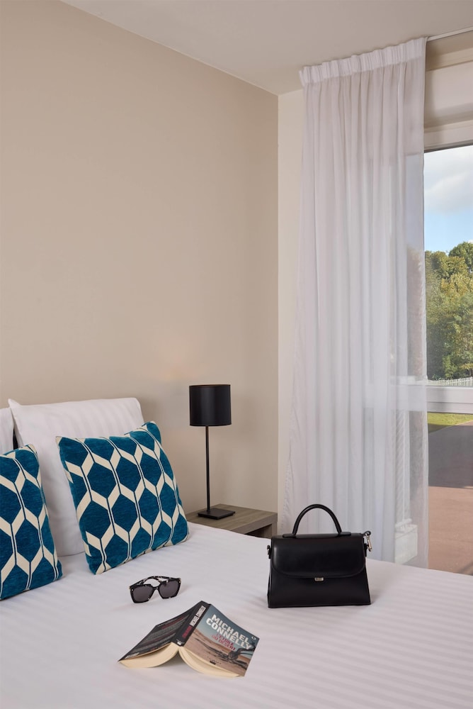 quality suites morangis orly