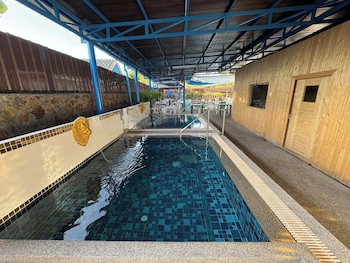 paradise resorts and sauna