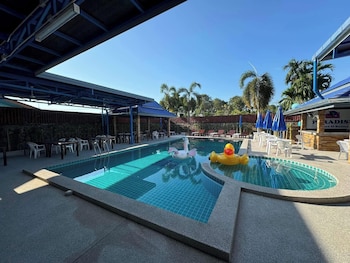 paradise resorts and sauna