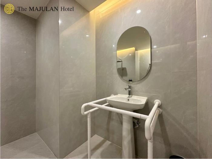 the majulan hotel