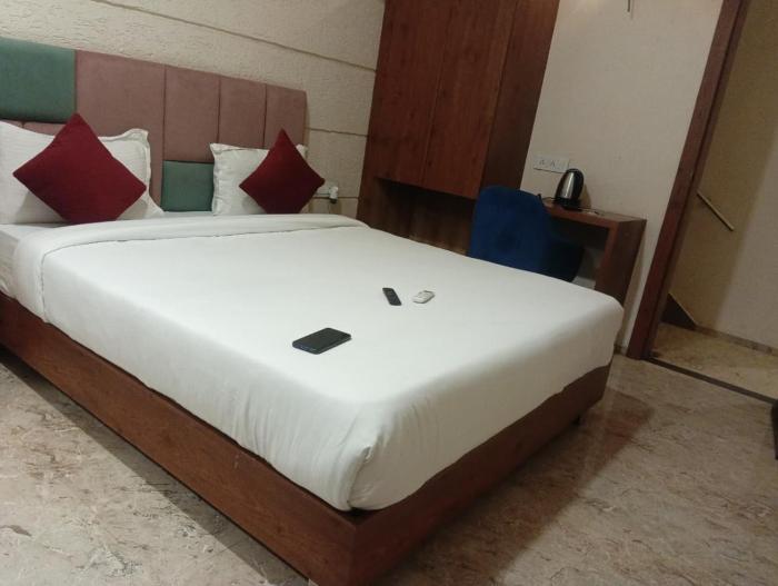 acuotel inn minakshi