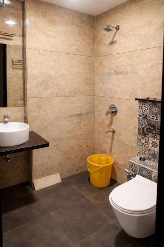 acuotel inn minakshi