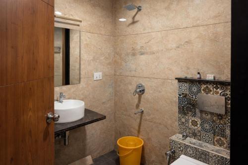 acuotel inn minakshi