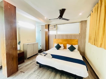 Roomshala Hotel Green Valley,,2 star