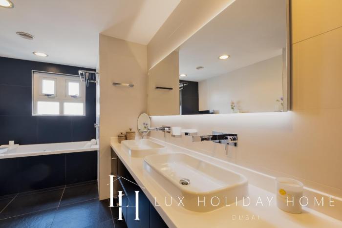 lux the shoreline sea view suite