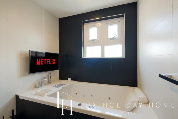 lux the shoreline sea view suite