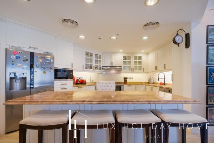 lux the shoreline sea view suite