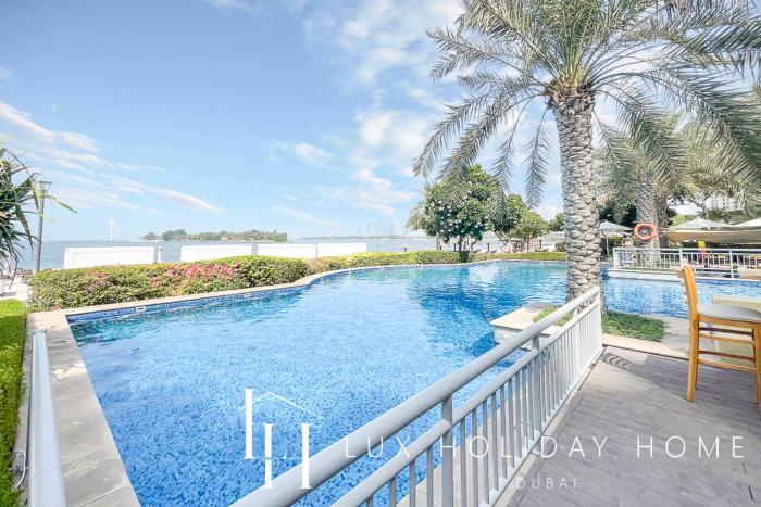 lux the shoreline sea view suite