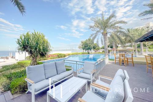 lux the shoreline sea view suite