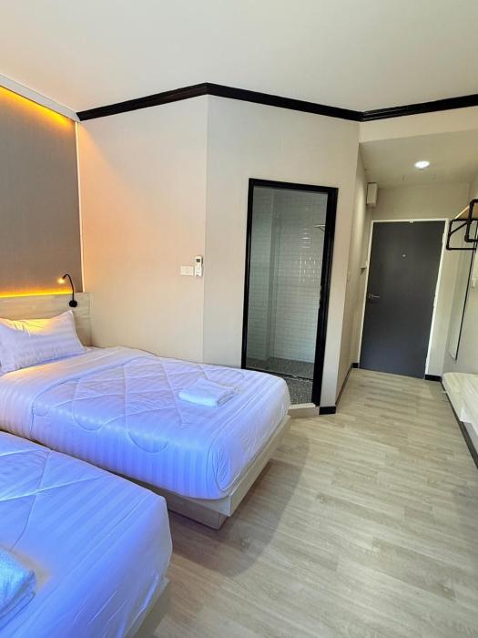 luck hotel huai khwang mrt ratchada