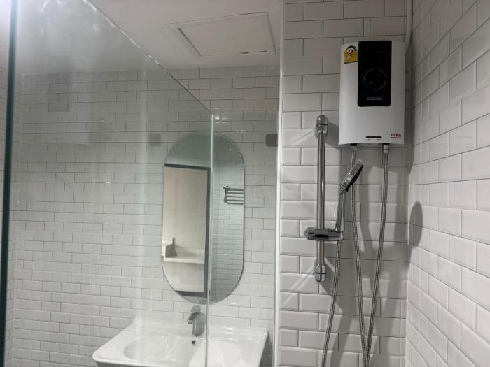 luck hotel huai khwang mrt ratchada