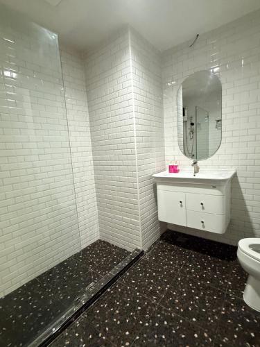 luck hotel huai khwang mrt ratchada