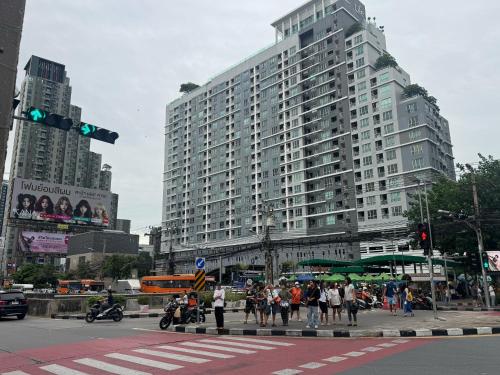 luck hotel huai khwang mrt ratchada