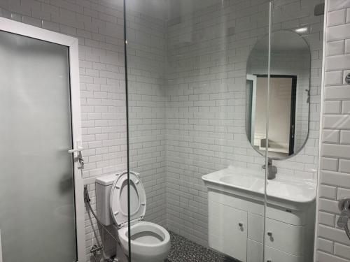 luck hotel huai khwang mrt ratchada