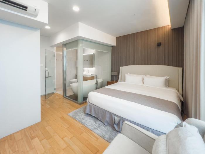 uh flat hotels and resorts