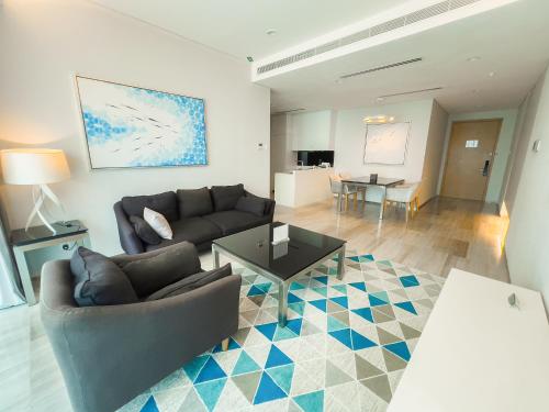 uh flat hotels and resorts