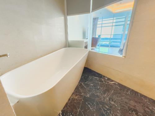 uh flat hotels and resorts
