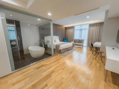 uh flat hotels and resorts